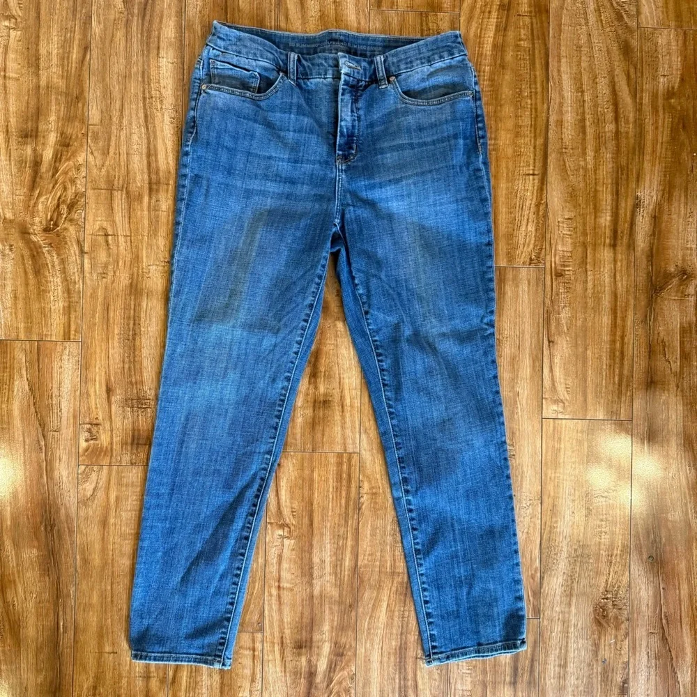 CHICOS Women’s Blue Girlfriend So Slimming Slim Ankle Jeans Size 0.5 (6) - Picture 1 of 13